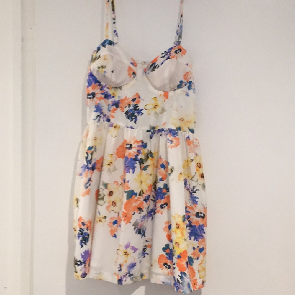 Foreign exchange dress